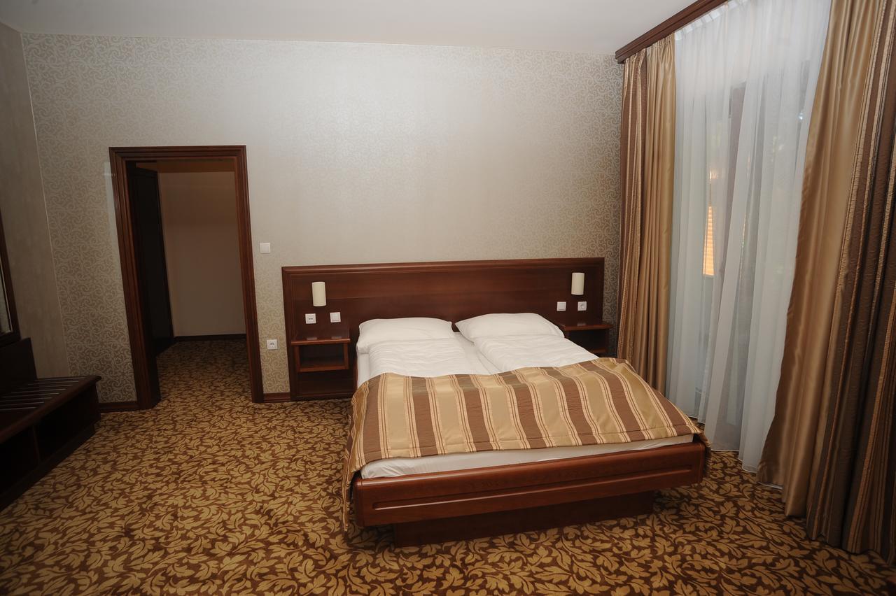 Hotel Balkana Vidovic ムルコニチ・グラード エクステリア 写真