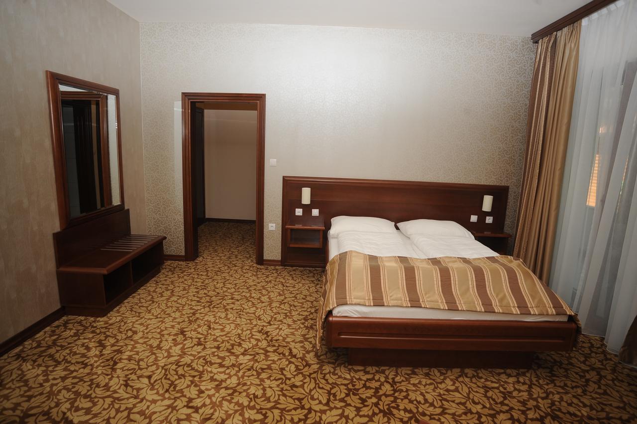 Hotel Balkana Vidovic ムルコニチ・グラード エクステリア 写真